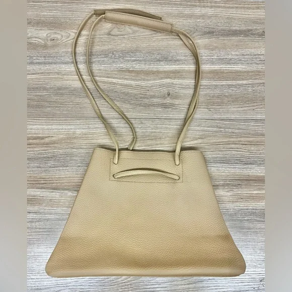 8 OTHER‎ REASONS Vegan Leather Slouchy Bucket Bag - Picture 2 of 10
